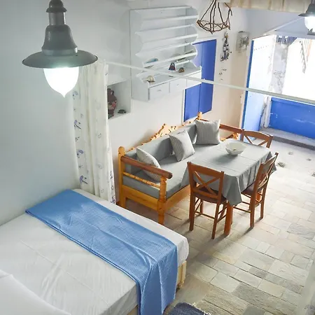 Prevenas Boat House Trypiti